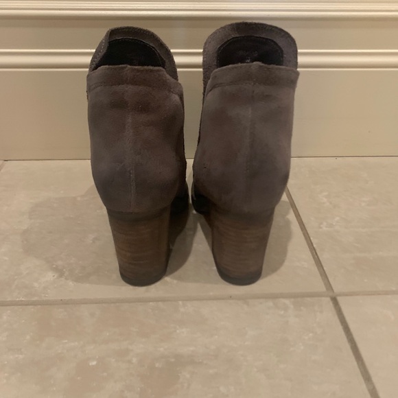 Bos and Co grey suede bootie - Picture 4 of 5